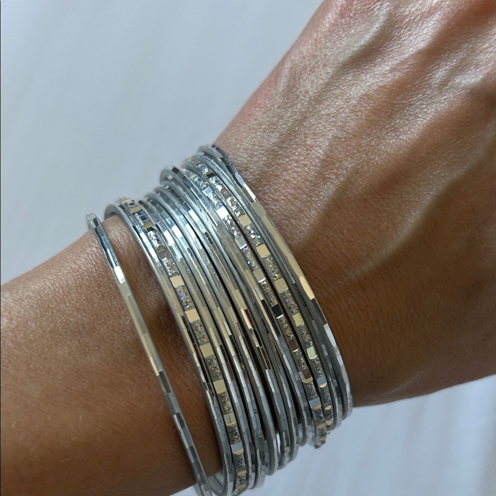 Elegant Silver Bangle Bracelet Set